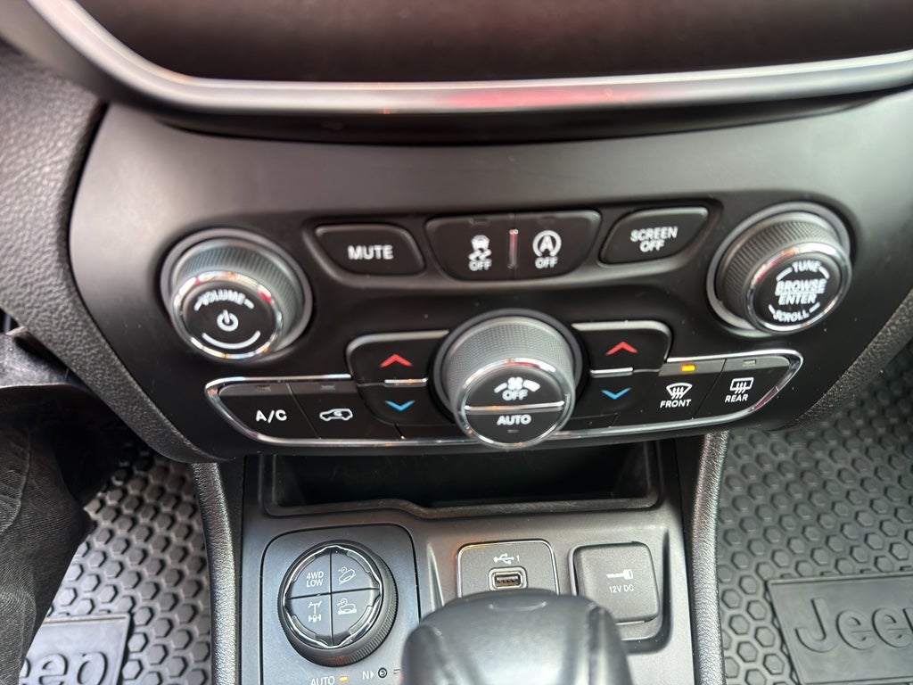 2021 Jeep Cherokee Trailhawk