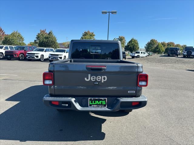 2023 Jeep Gladiator Overland