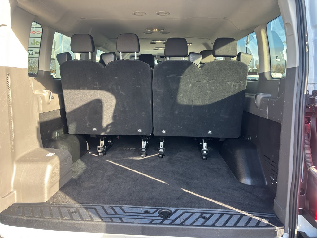 2024 Ford Transit Wagon XLT
