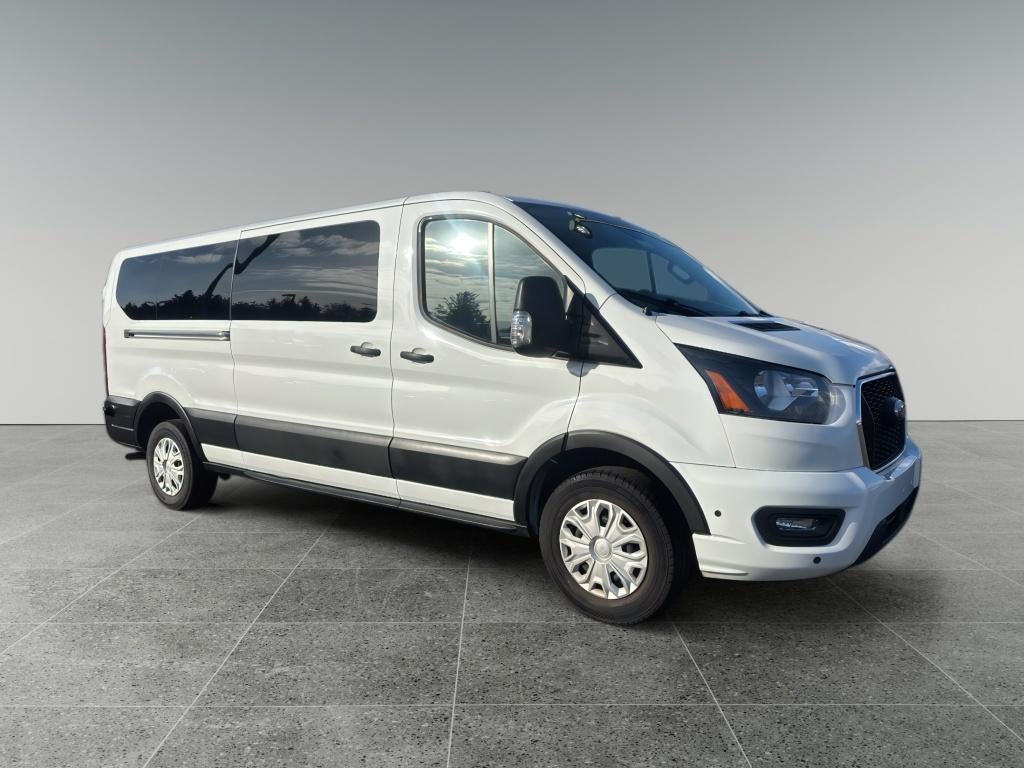 2024 Ford Transit Wagon XLT