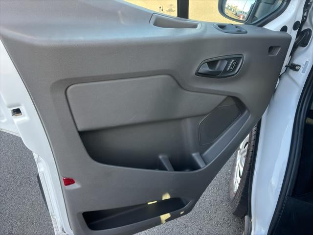 2024 Ford Transit Wagon XLT