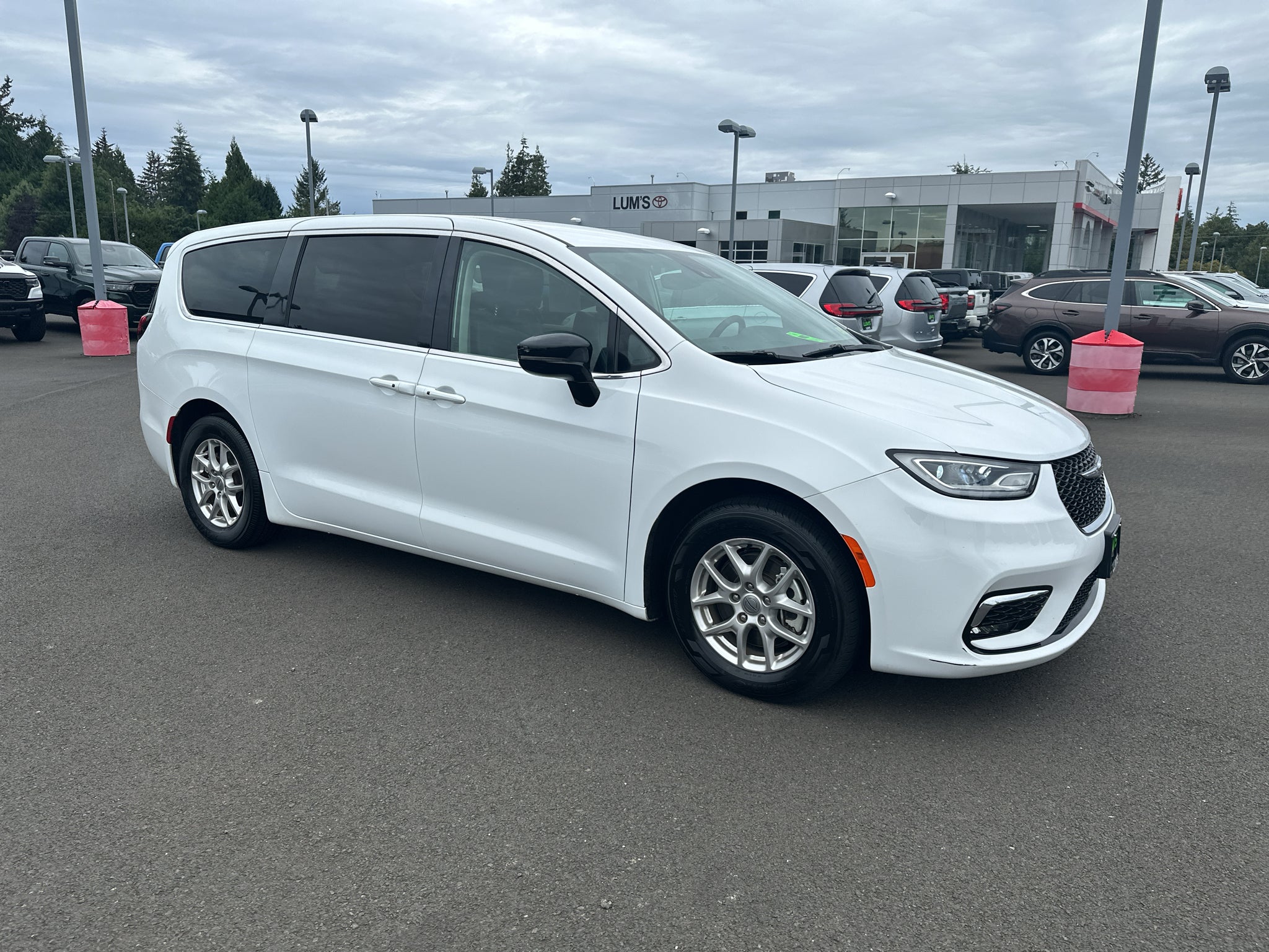 2024 Chrysler Pacifica Touring L
