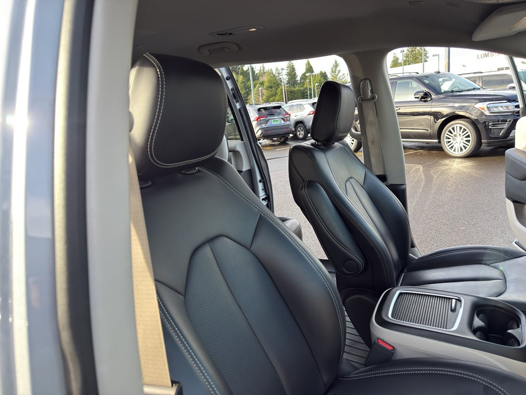 2023 Chrysler Pacifica Hybrid Touring L