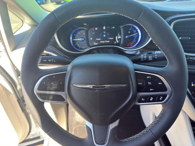 2023 Chrysler Pacifica Hybrid Limited