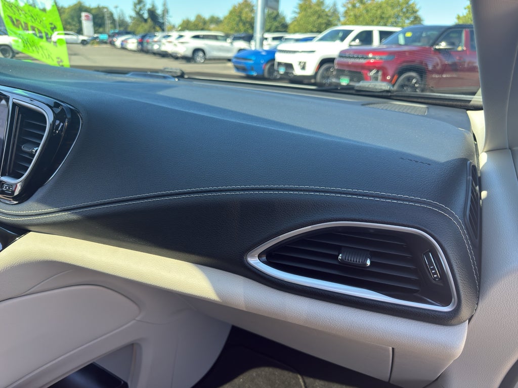 2023 Chrysler Pacifica Hybrid Limited