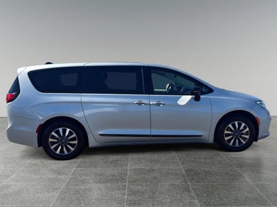 2023 Chrysler Pacifica Hybrid Limited