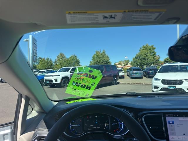 2023 Chrysler Pacifica Hybrid Limited
