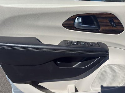 2023 Chrysler Pacifica Hybrid Limited