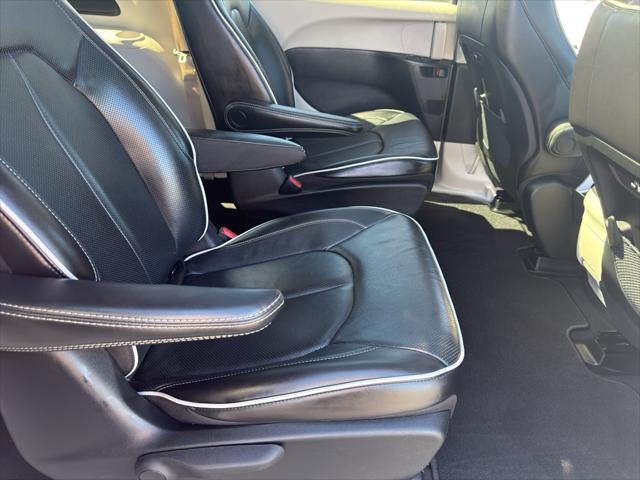 2023 Chrysler Pacifica Hybrid Limited