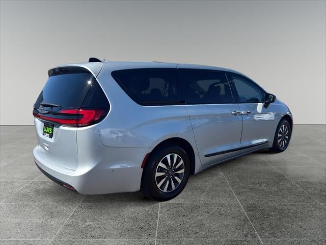 2023 Chrysler Pacifica Hybrid Limited