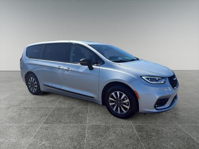 2023 Chrysler Pacifica Hybrid Limited