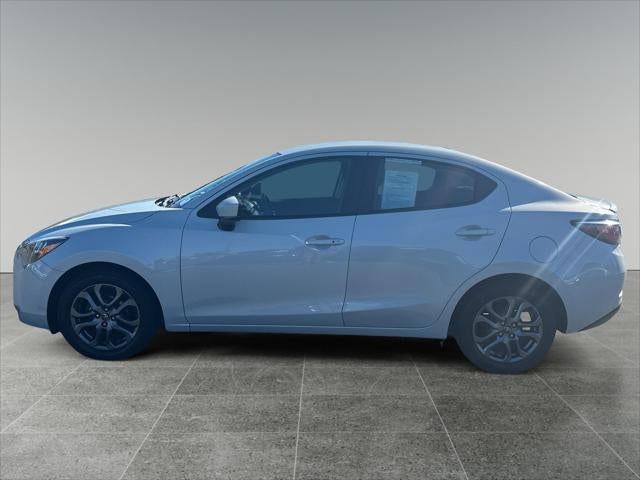 2019 Toyota Yaris LE