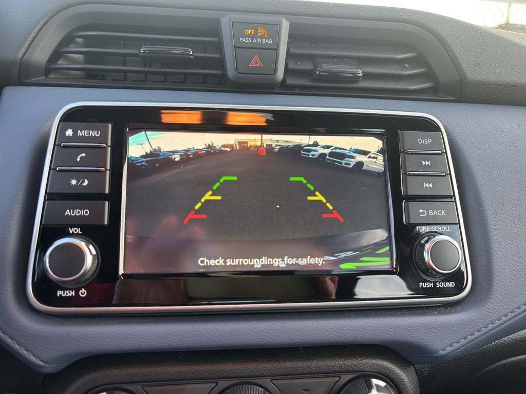 2023 Nissan Versa SV