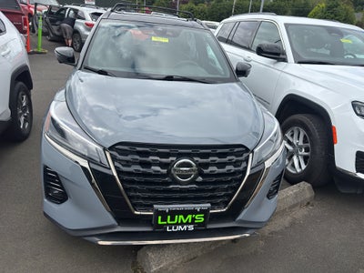 2021 Nissan Kicks SR