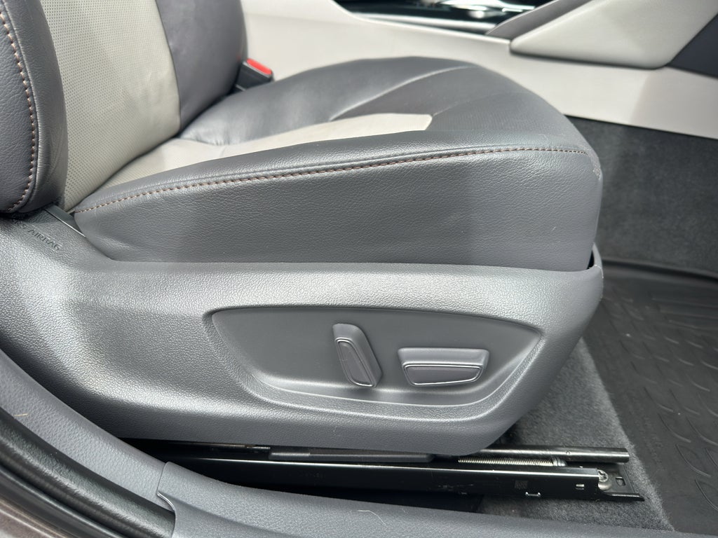 2020 Toyota Camry Hybrid Hybrid XLE