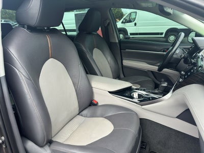 2020 Toyota Camry Hybrid Hybrid XLE