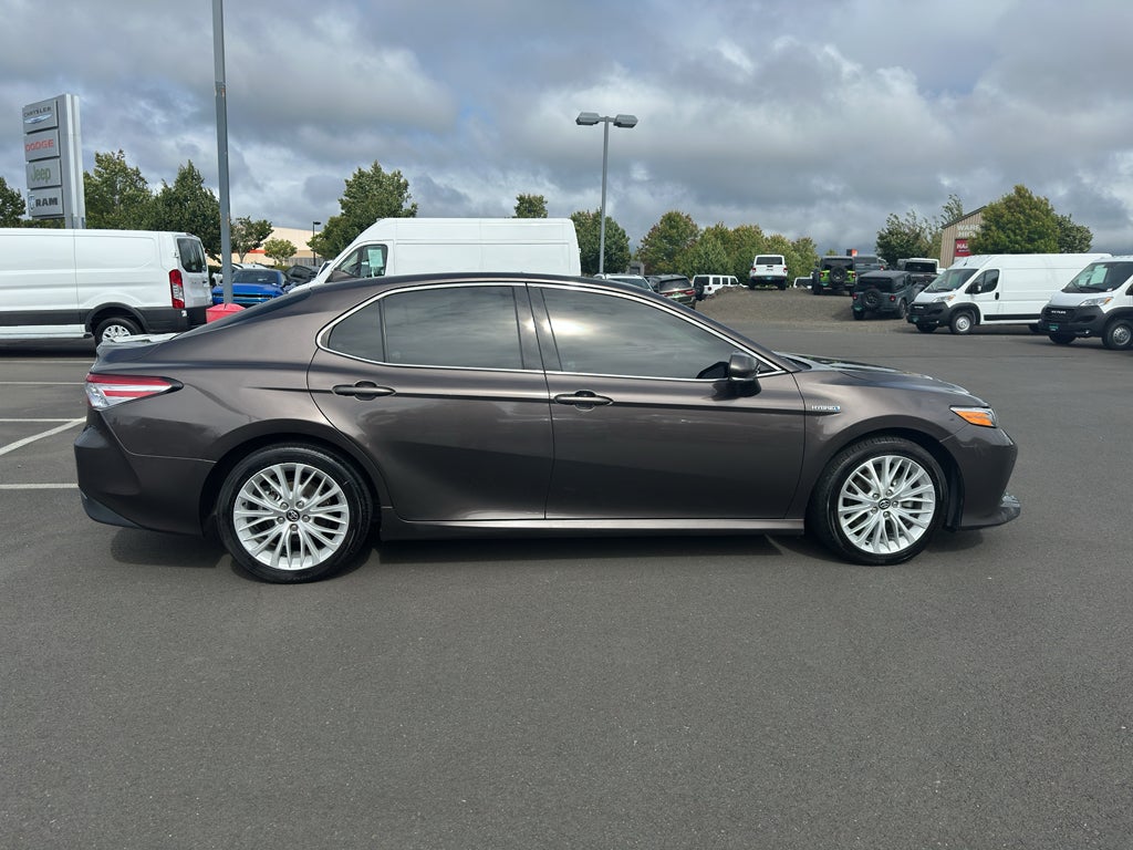 2020 Toyota Camry Hybrid Hybrid XLE
