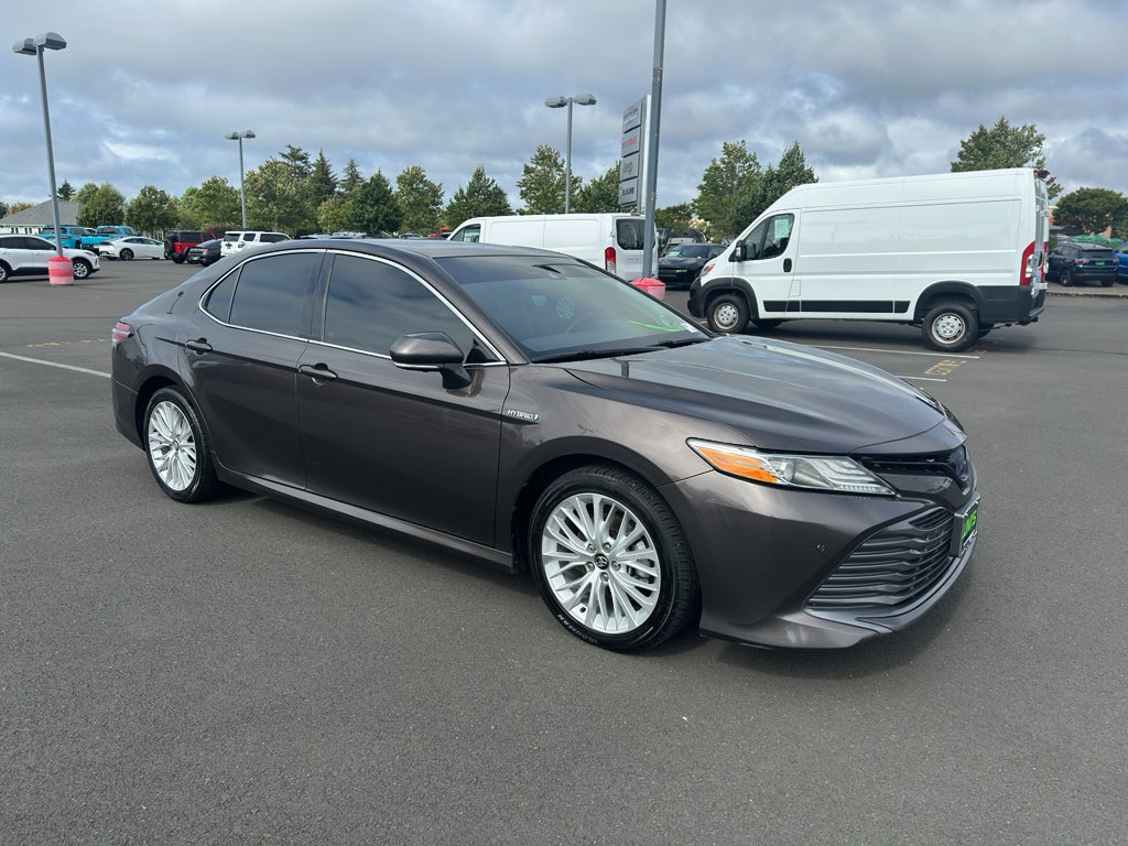 2020 Toyota Camry Hybrid Hybrid XLE