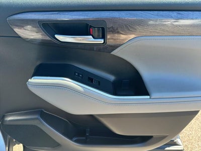 2022 Toyota Highlander Limited