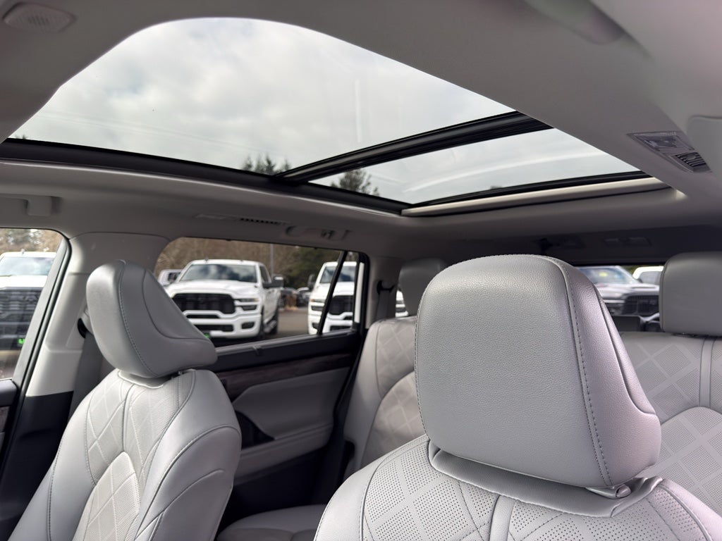 2023 Toyota Highlander Hybrid Hybrid Platinum