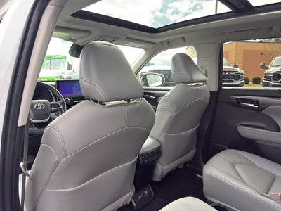 2023 Toyota Highlander Hybrid Hybrid Platinum