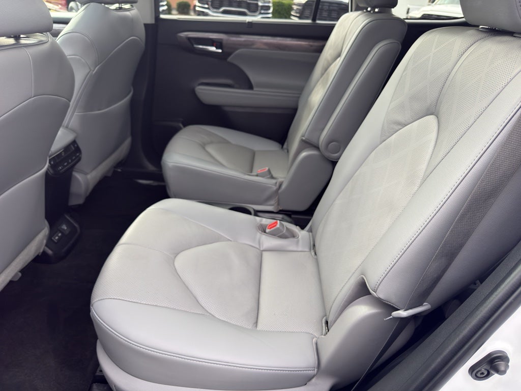 2023 Toyota Highlander Hybrid Hybrid Platinum