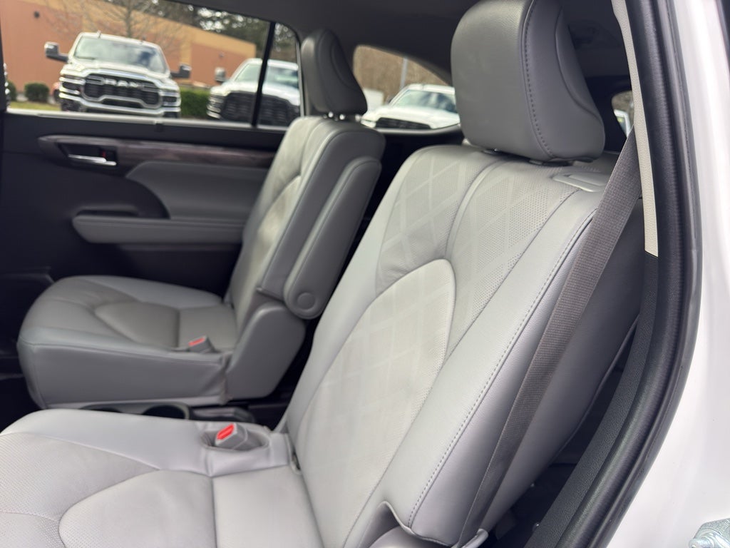 2023 Toyota Highlander Hybrid Hybrid Platinum