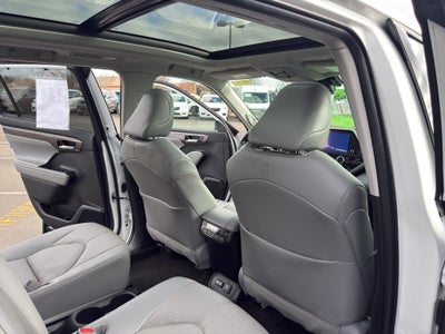 2023 Toyota Highlander Hybrid Hybrid Platinum