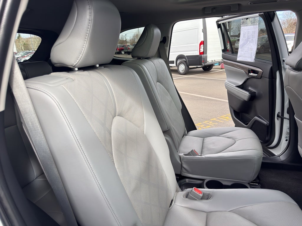 2023 Toyota Highlander Hybrid Hybrid Platinum