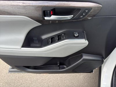 2023 Toyota Highlander Hybrid Hybrid Platinum