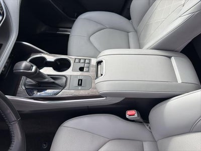 2023 Toyota Highlander Hybrid Hybrid Platinum