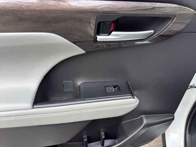 2023 Toyota Highlander Hybrid Hybrid Platinum