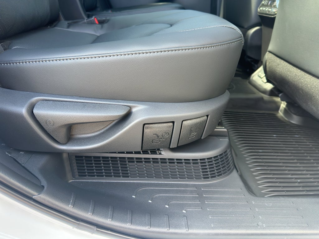 2026 Toyota Highlander Hybrid Hybrid Platinum