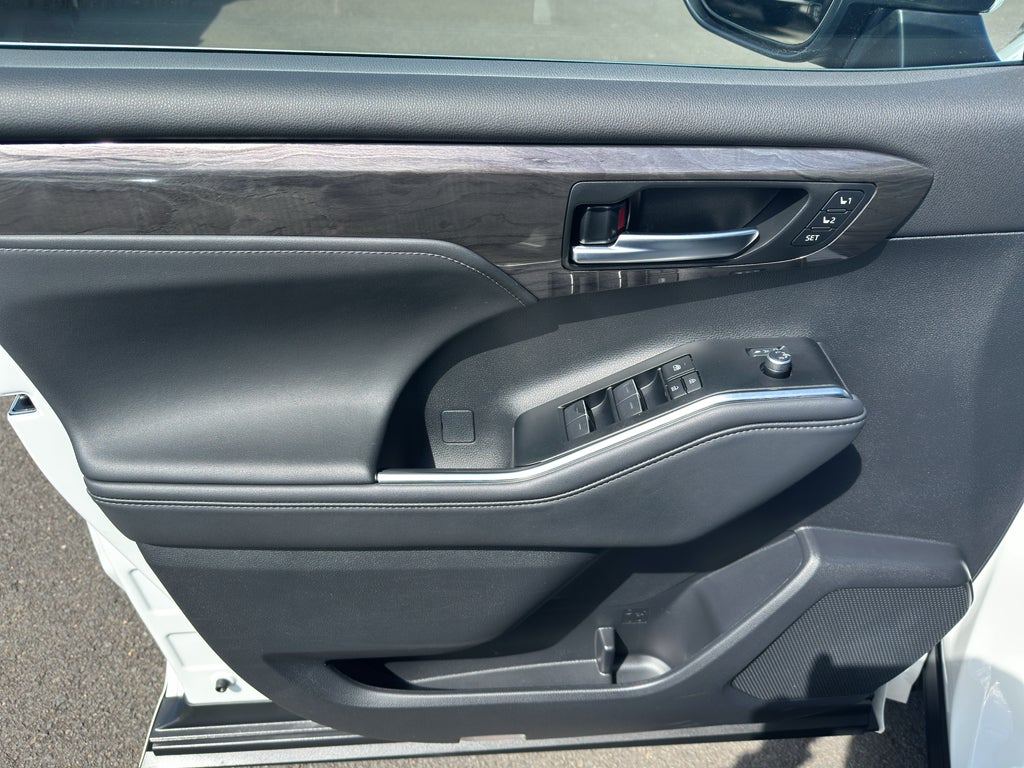 2026 Toyota Highlander Hybrid Hybrid Platinum