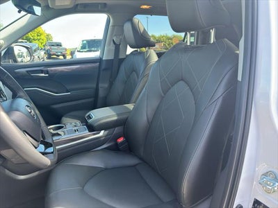 2026 Toyota Highlander Hybrid Hybrid Platinum