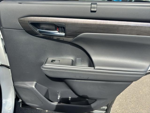 2026 Toyota Highlander Hybrid Hybrid Platinum