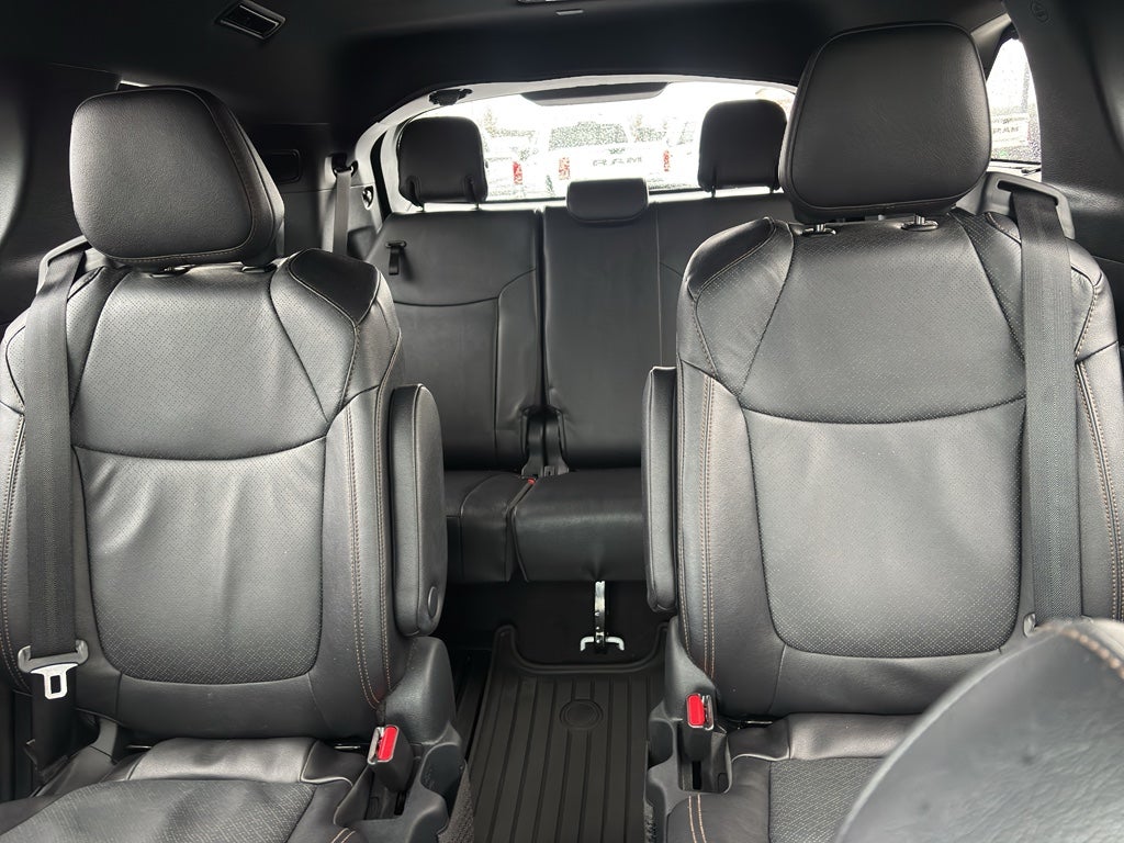 2025 Toyota Sienna Platinum
