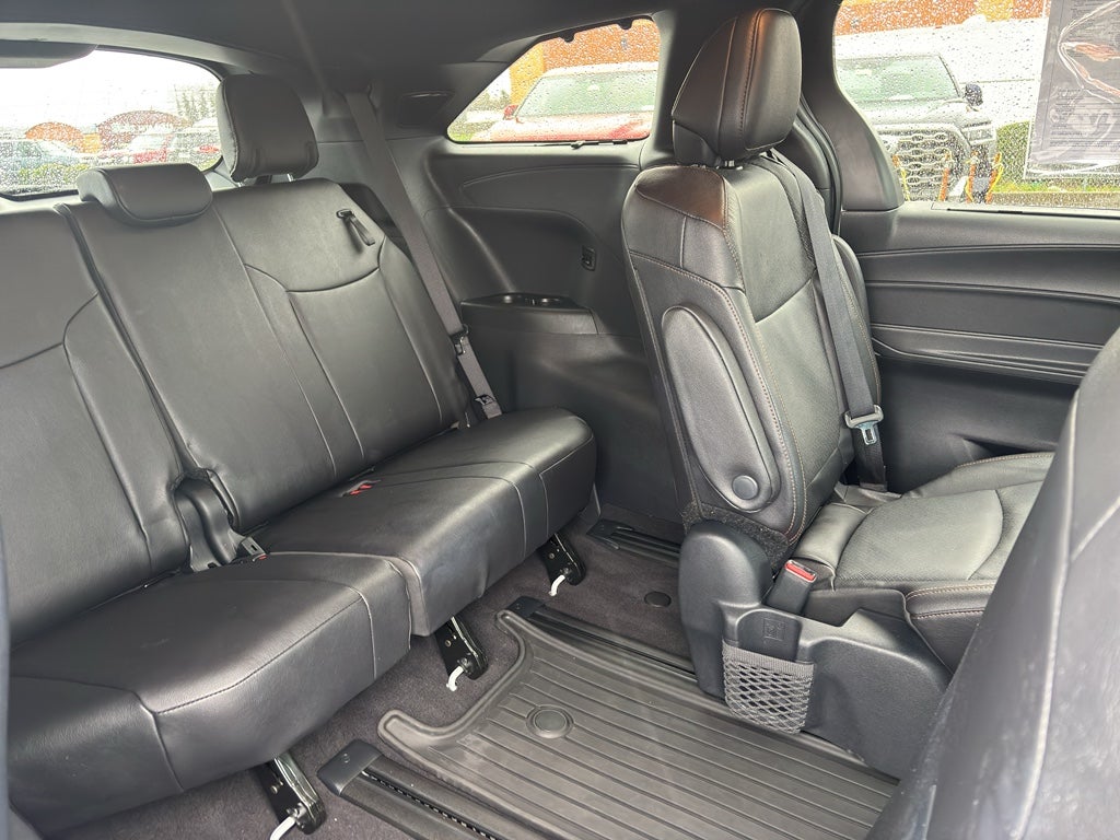 2025 Toyota Sienna Platinum