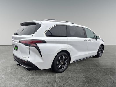 2025 Toyota Sienna Platinum