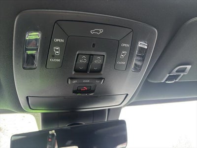 2025 Toyota Sienna Platinum