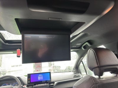 2025 Toyota Sienna Platinum