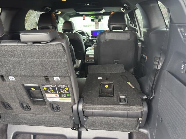 2025 Toyota Sienna Platinum