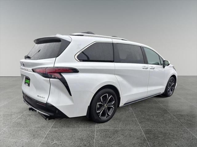 2025 Toyota Sienna Platinum