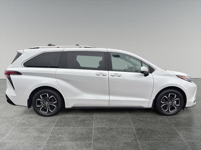 2025 Toyota Sienna Platinum