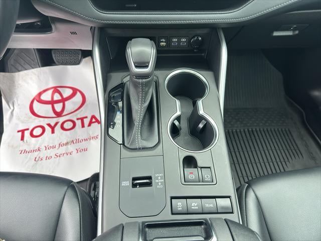 2022 Toyota Highlander Hybrid Hybrid XLE