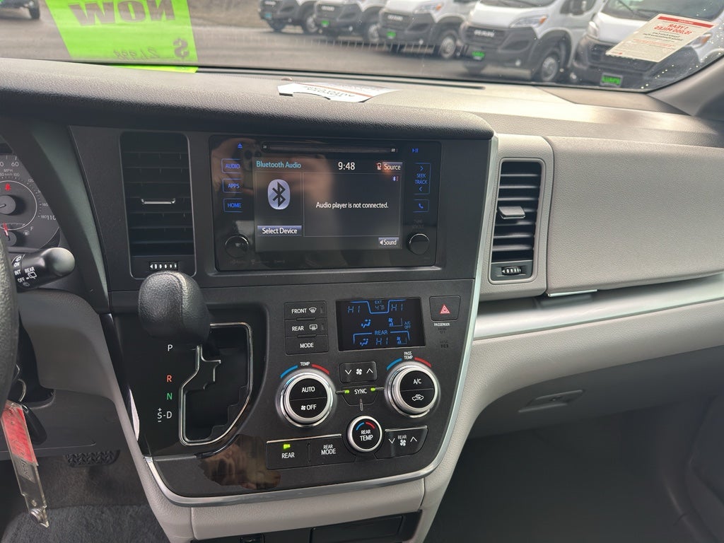 2017 Toyota Sienna LE