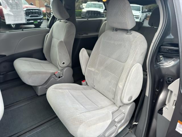 2017 Toyota Sienna LE