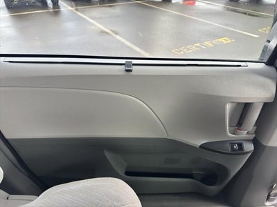 2017 Toyota Sienna LE