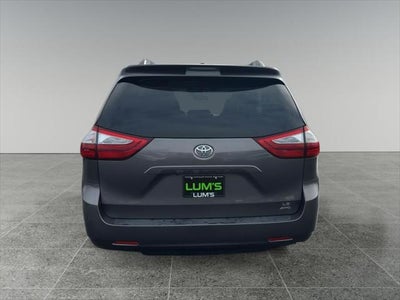 2017 Toyota Sienna LE