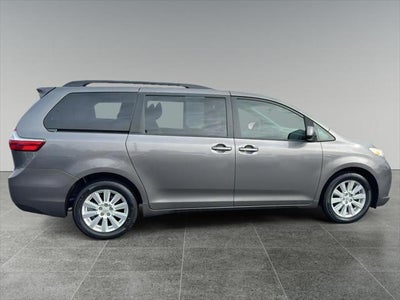 2017 Toyota Sienna LE